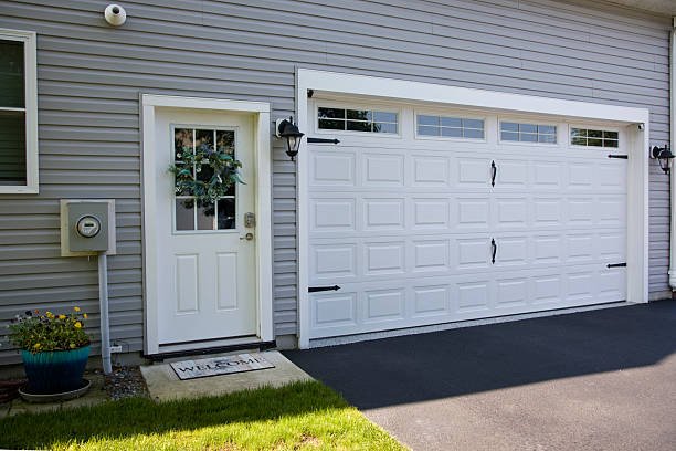 24/7 Emergency Garage Door Panel Replacement experts in Badin, NC